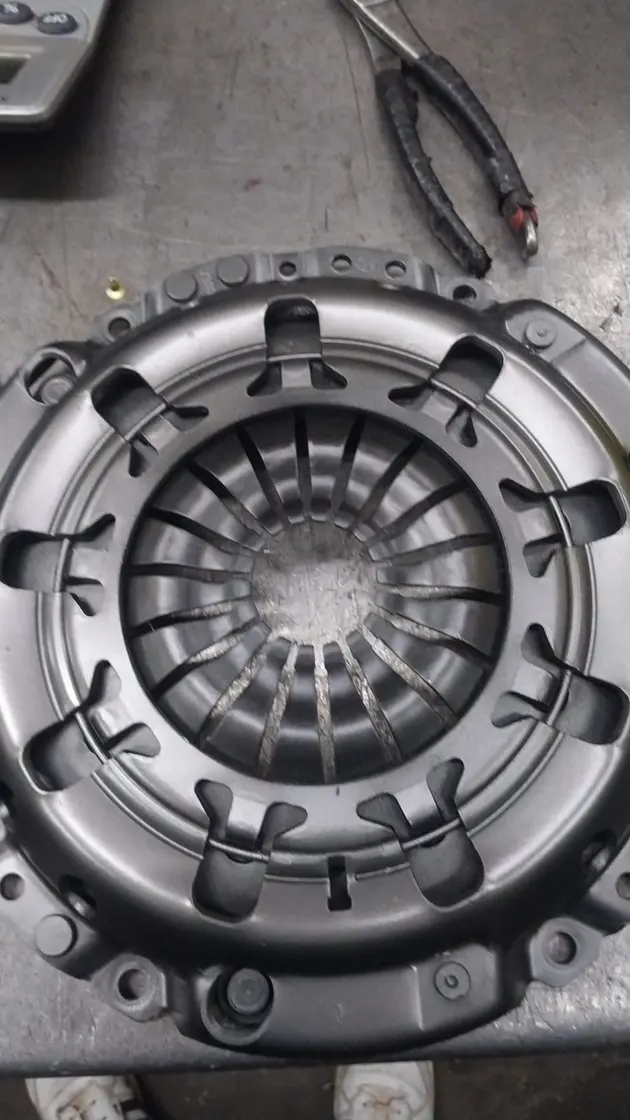 Tapa de embrague